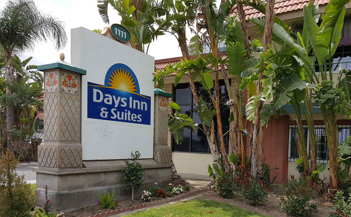 Days Inn & Suites (Anaheim)